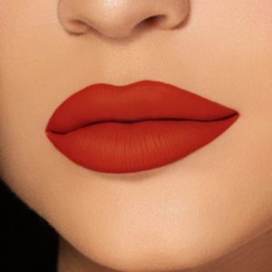 Kylie Matte Liquid Lipstick 22 (гратис молив за усни)